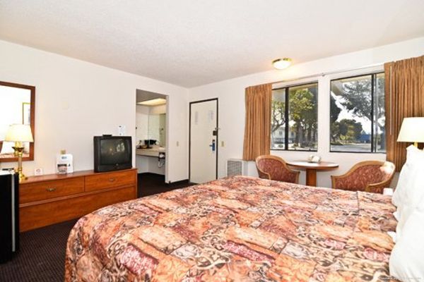 Inn at Highway 1 (Lompoc)